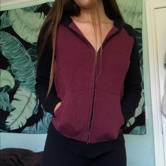 MAROON JACKET - Picture 1 of 4